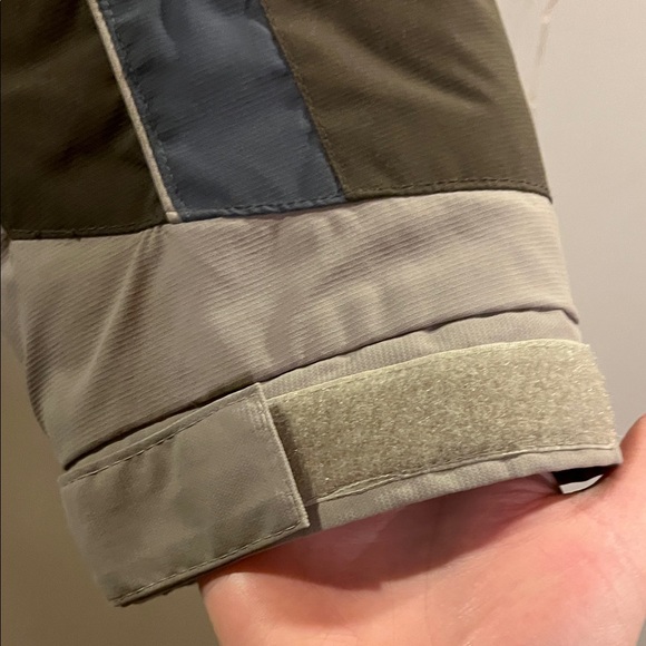 Columbia Men's Olive and Gray Ski Jacket - Picture 5 of 12